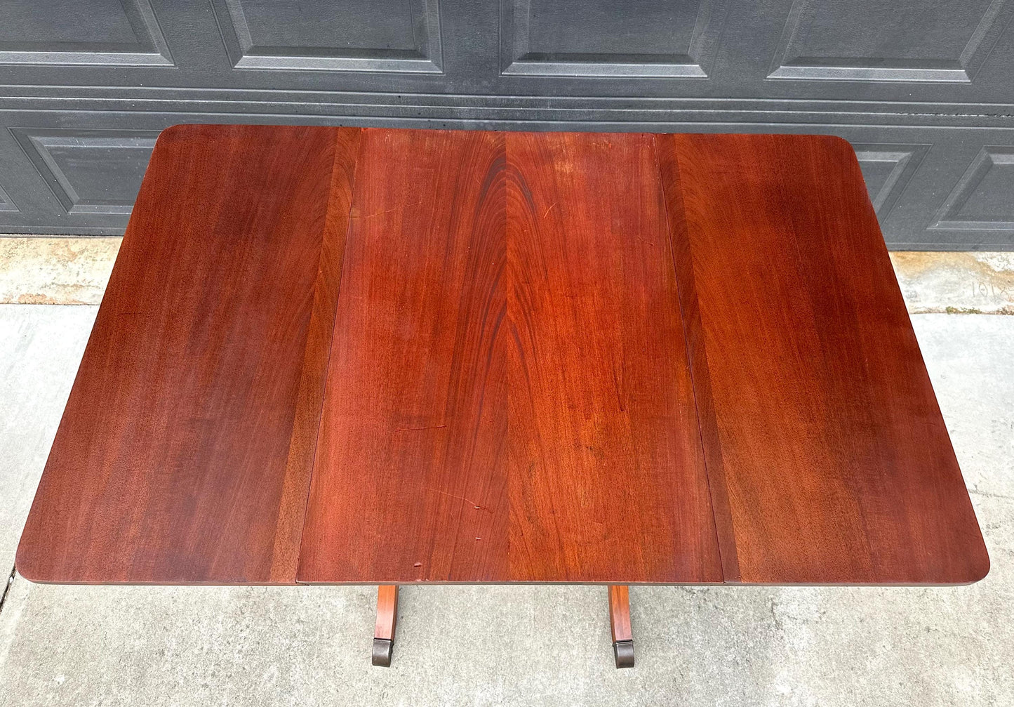 Vintage Mid 1900's Solid Wood Expanding Drop Leaf Mahogany Dining Table