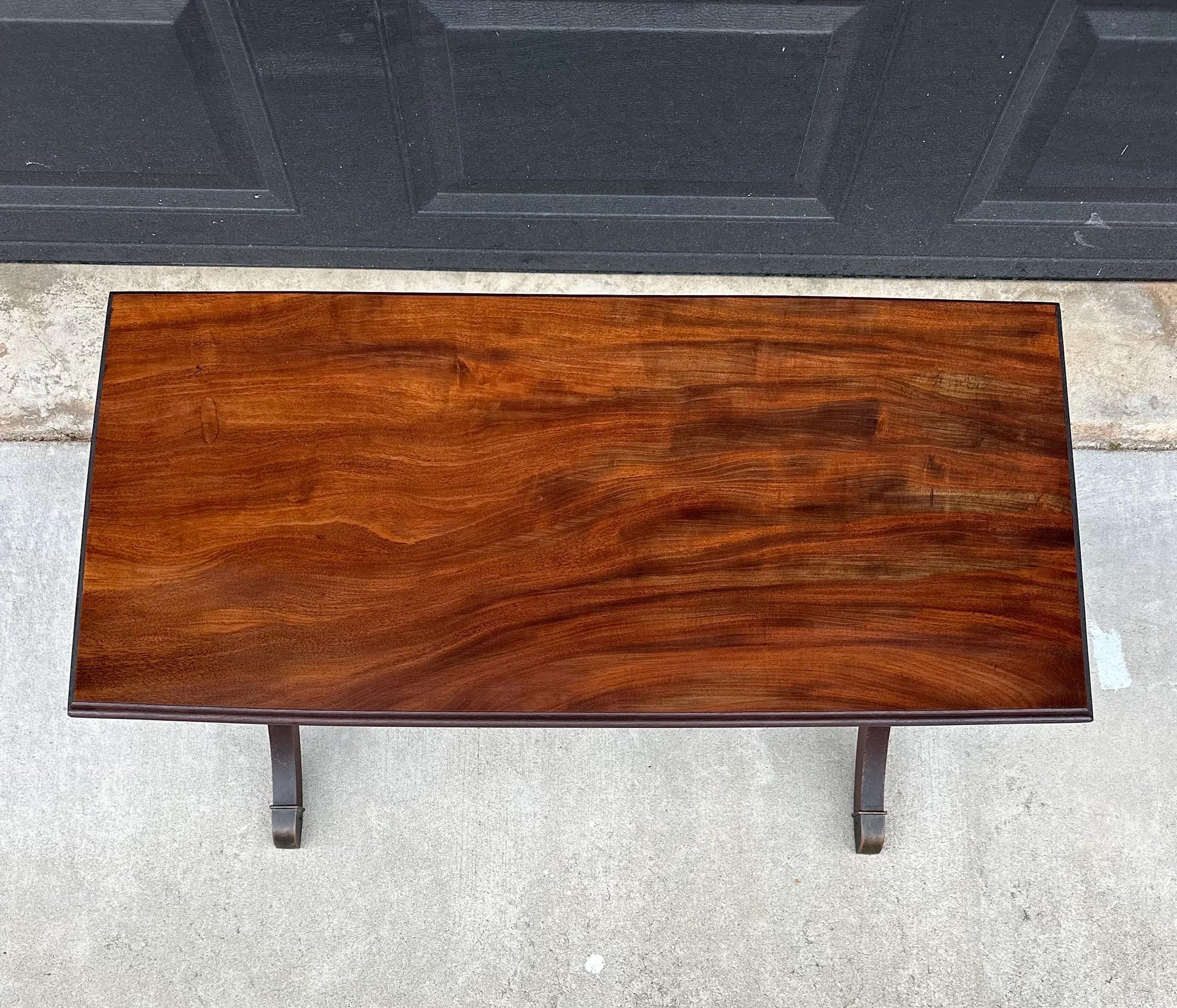 Antique Early 1900's Sheraton Solid Wood Round Stretcher Base Mahogany Coffee Table
