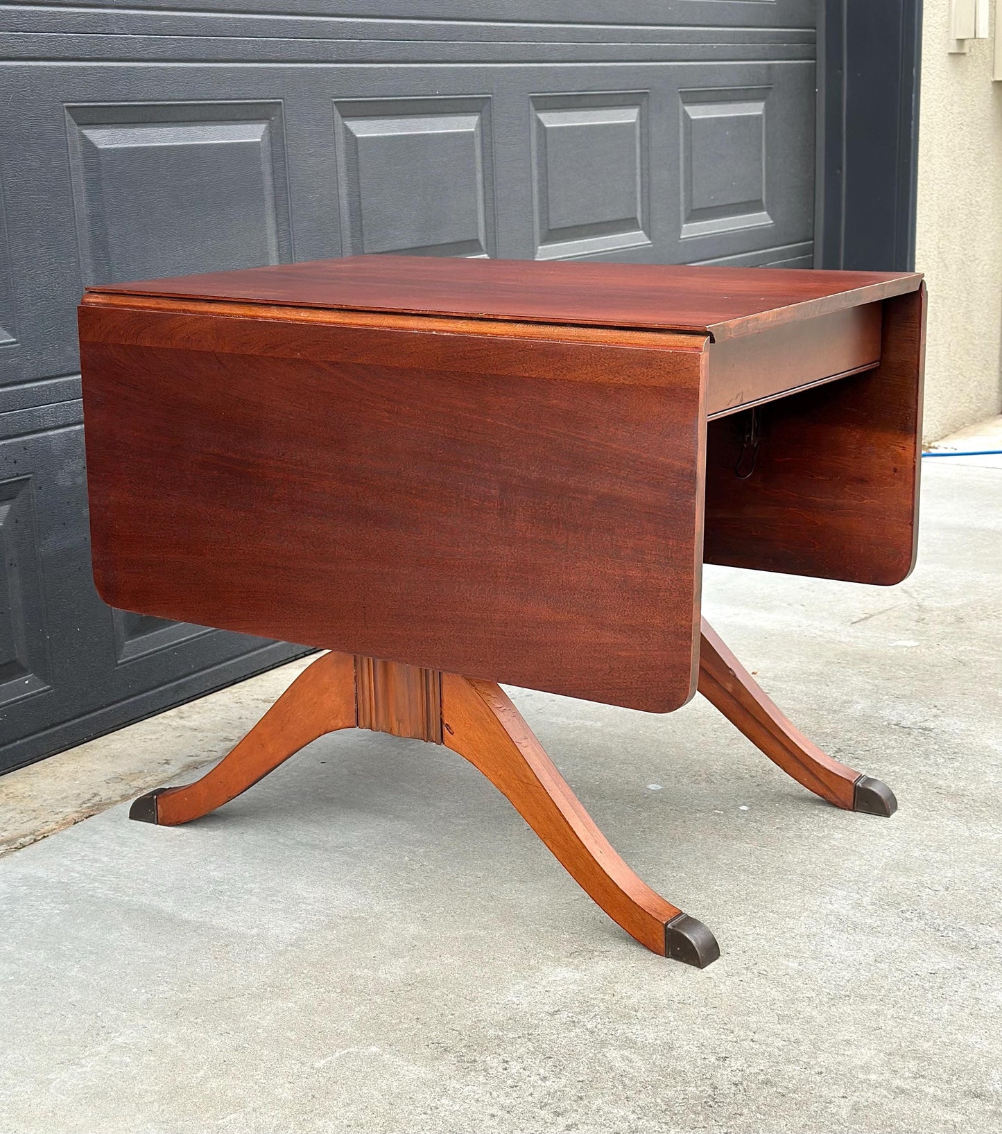 Vintage Mid 1900's Solid Wood Expanding Drop Leaf Mahogany Dining Table