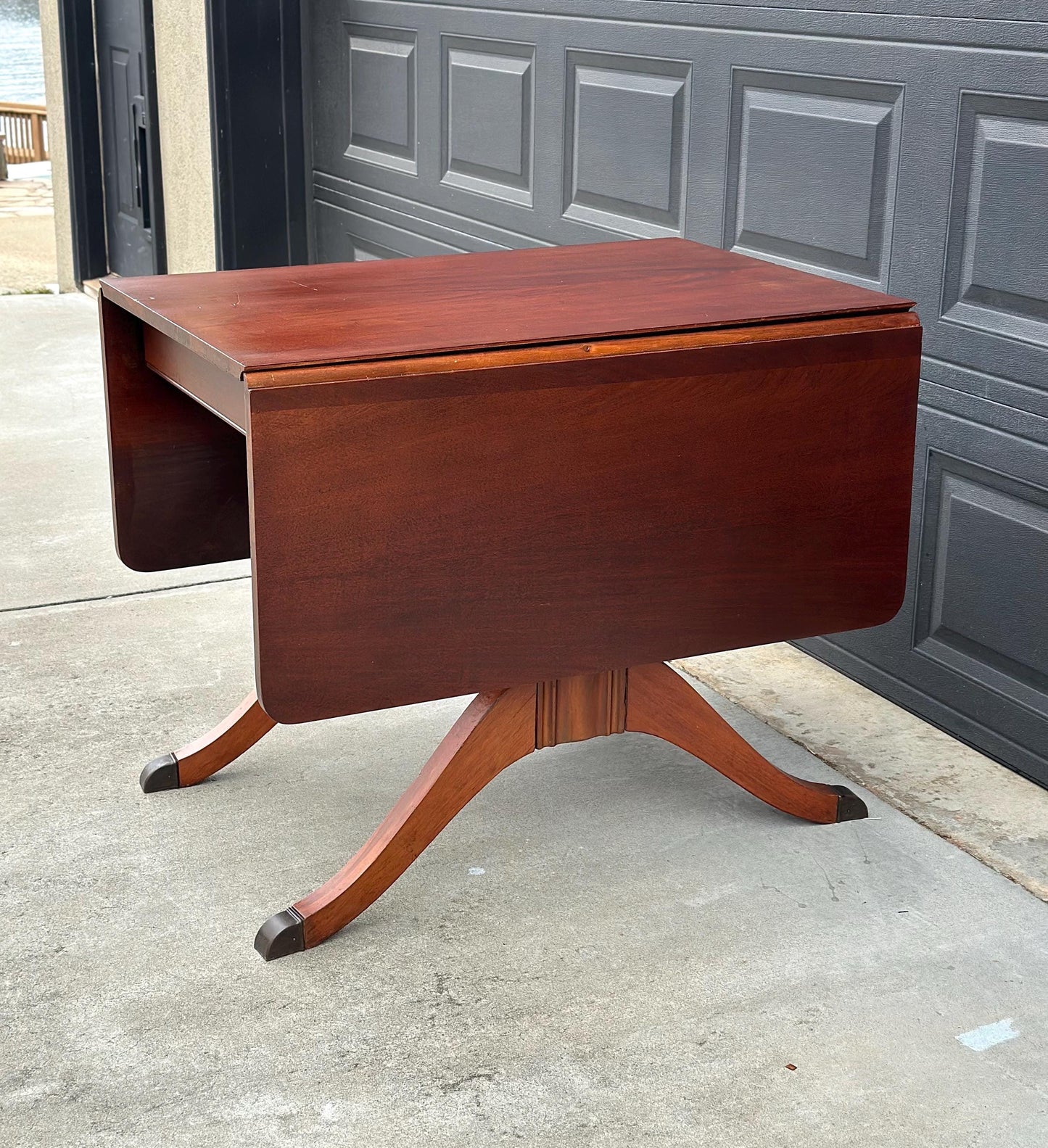 Vintage Mid 1900's Solid Wood Expanding Drop Leaf Mahogany Dining Table