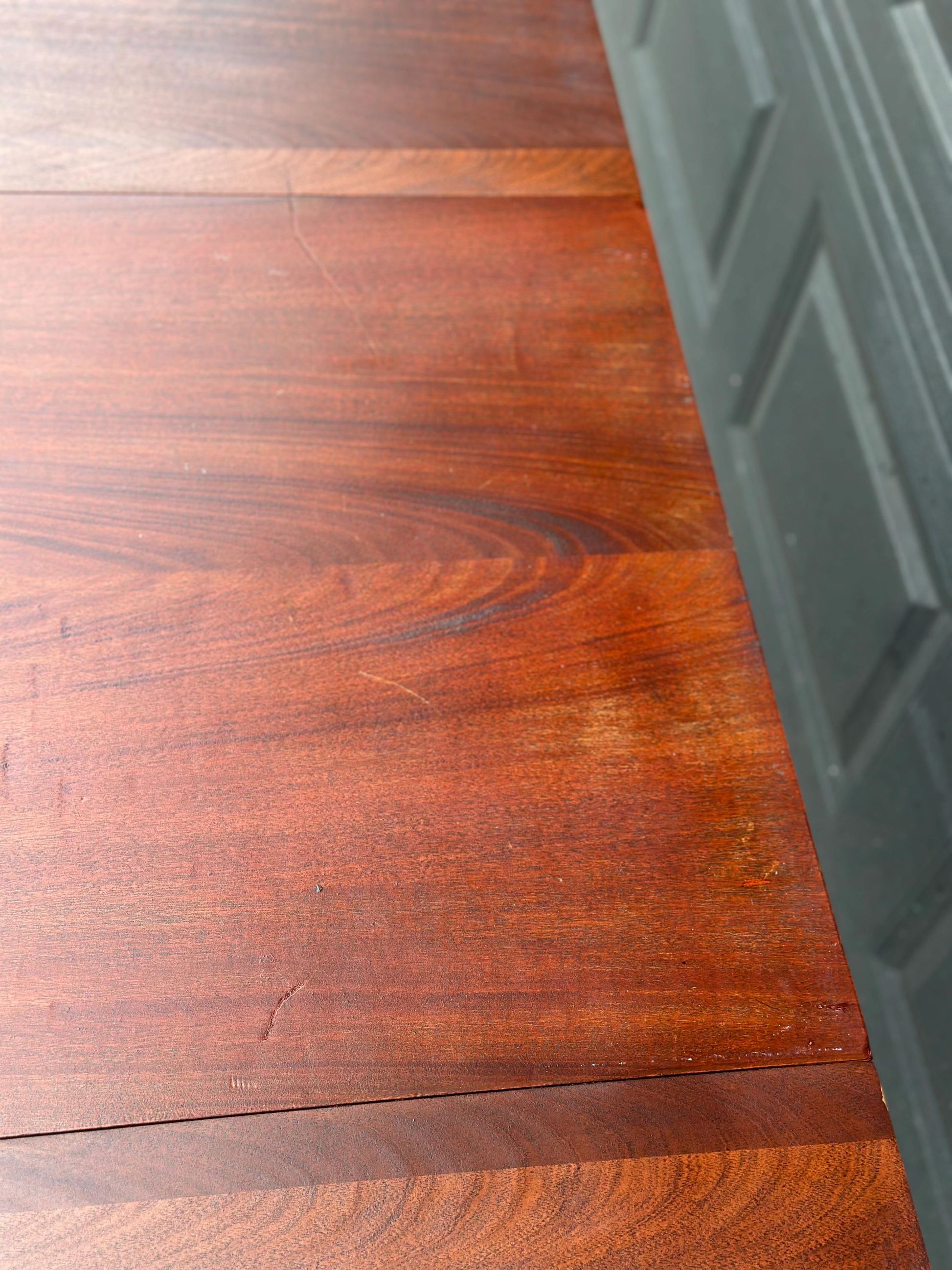 Vintage Mid 1900's Solid Wood Expanding Drop Leaf Mahogany Dining Table