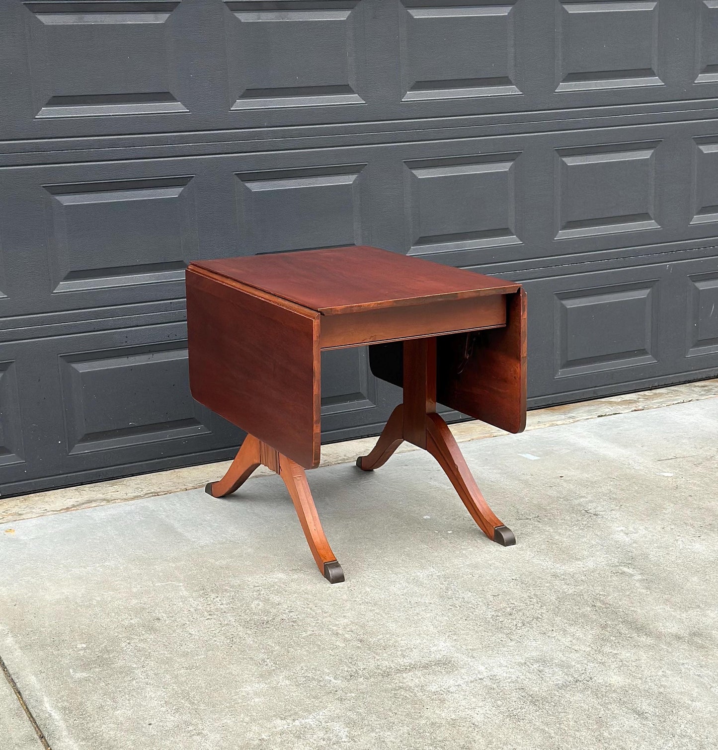 Vintage Mid 1900's Solid Wood Expanding Drop Leaf Mahogany Dining Table