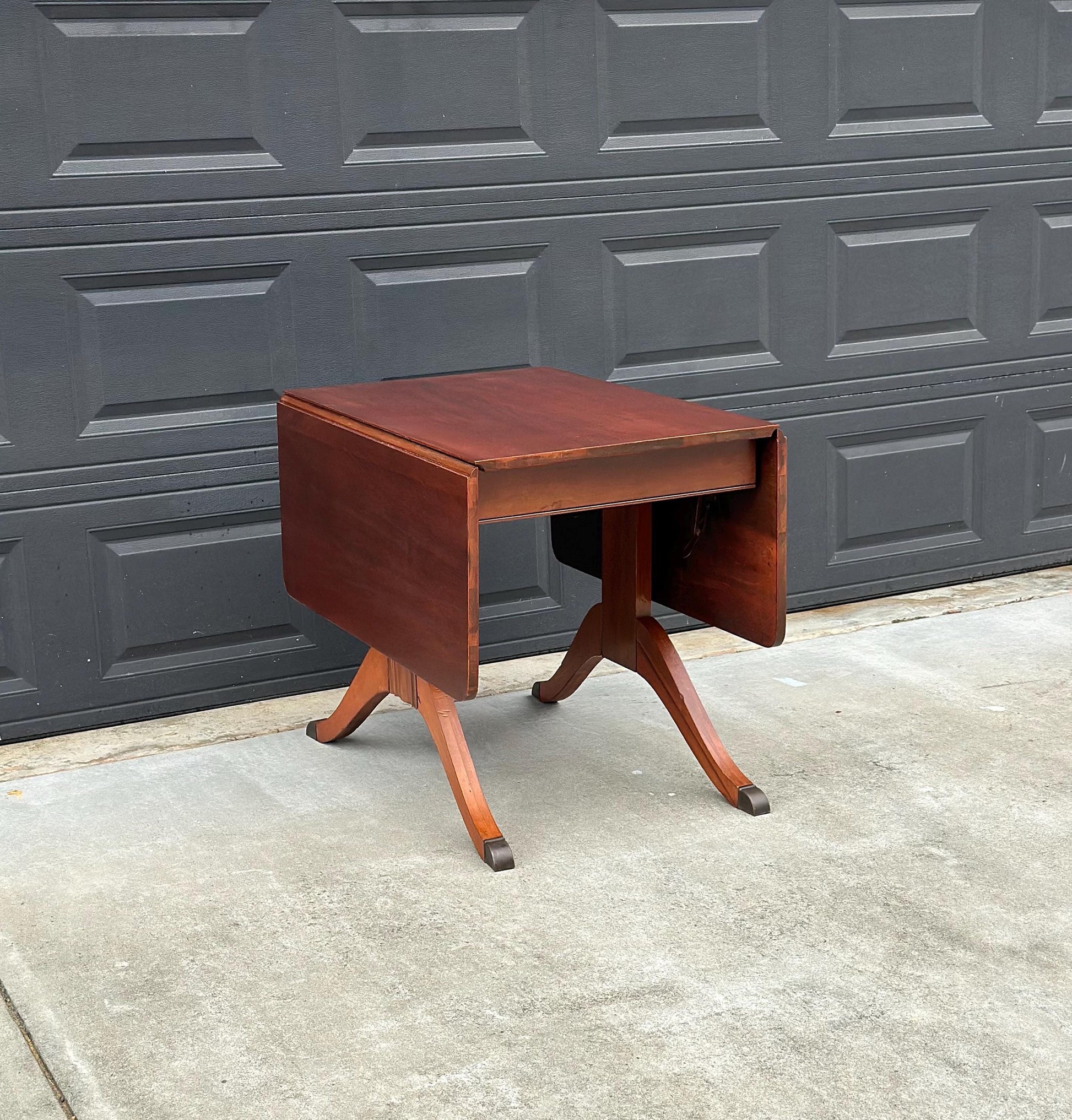 Vintage Mid 1900's Solid Wood Expanding Drop Leaf Mahogany Dining Table