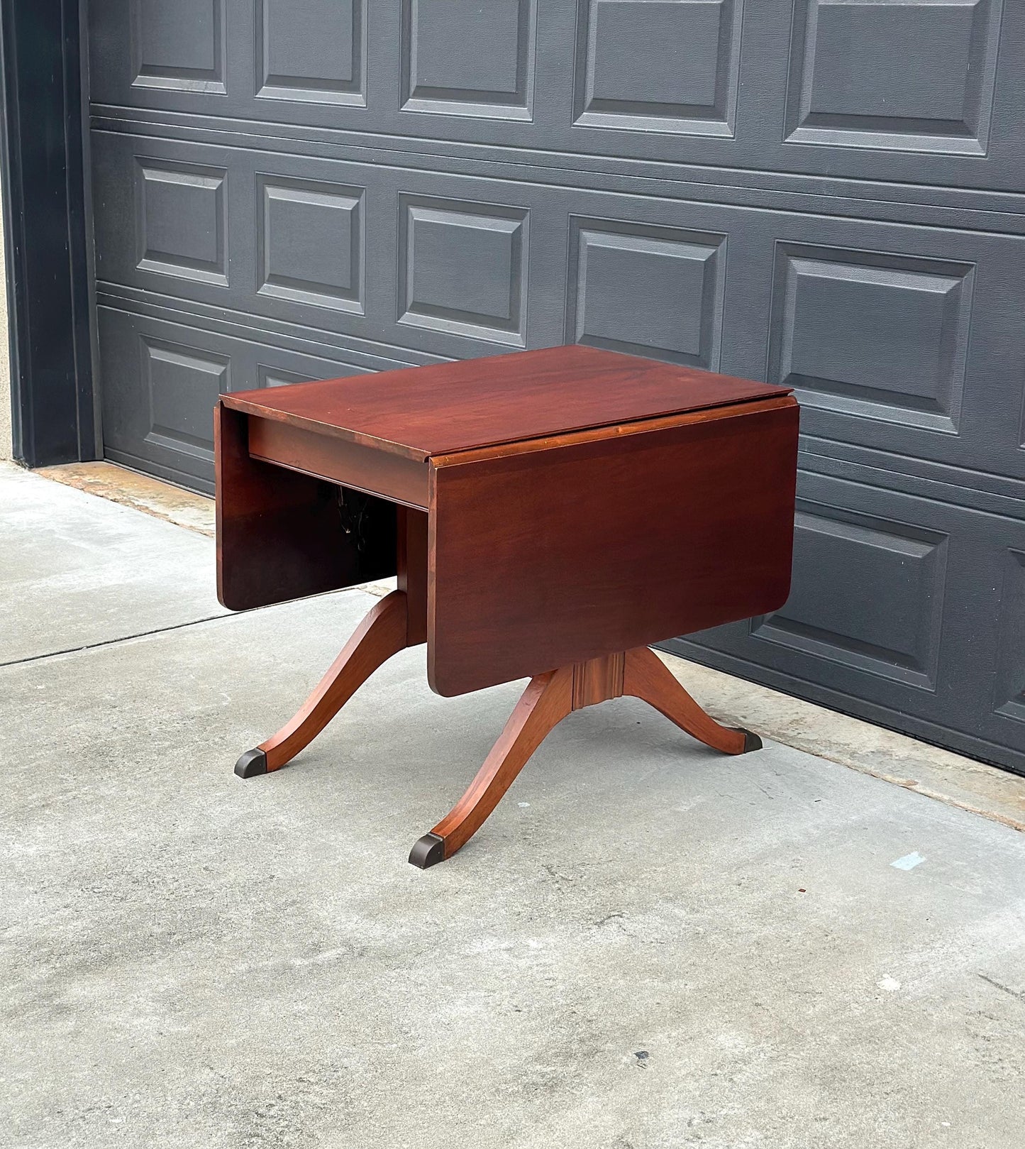 Vintage Mid 1900's Solid Wood Expanding Drop Leaf Mahogany Dining Table