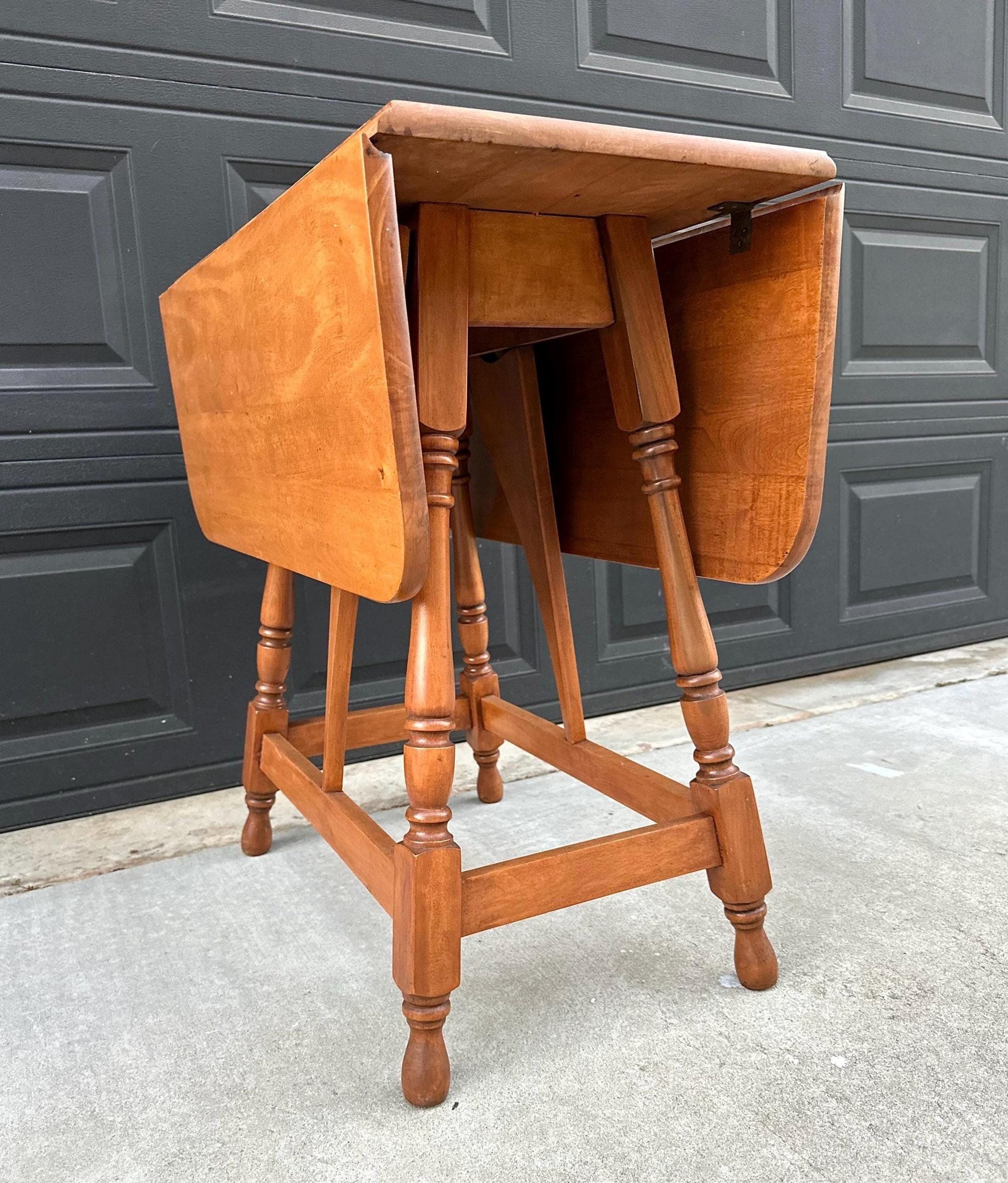 Vintage Mid 1900's Solid Wood Extending Gateleg Maple Dining Table