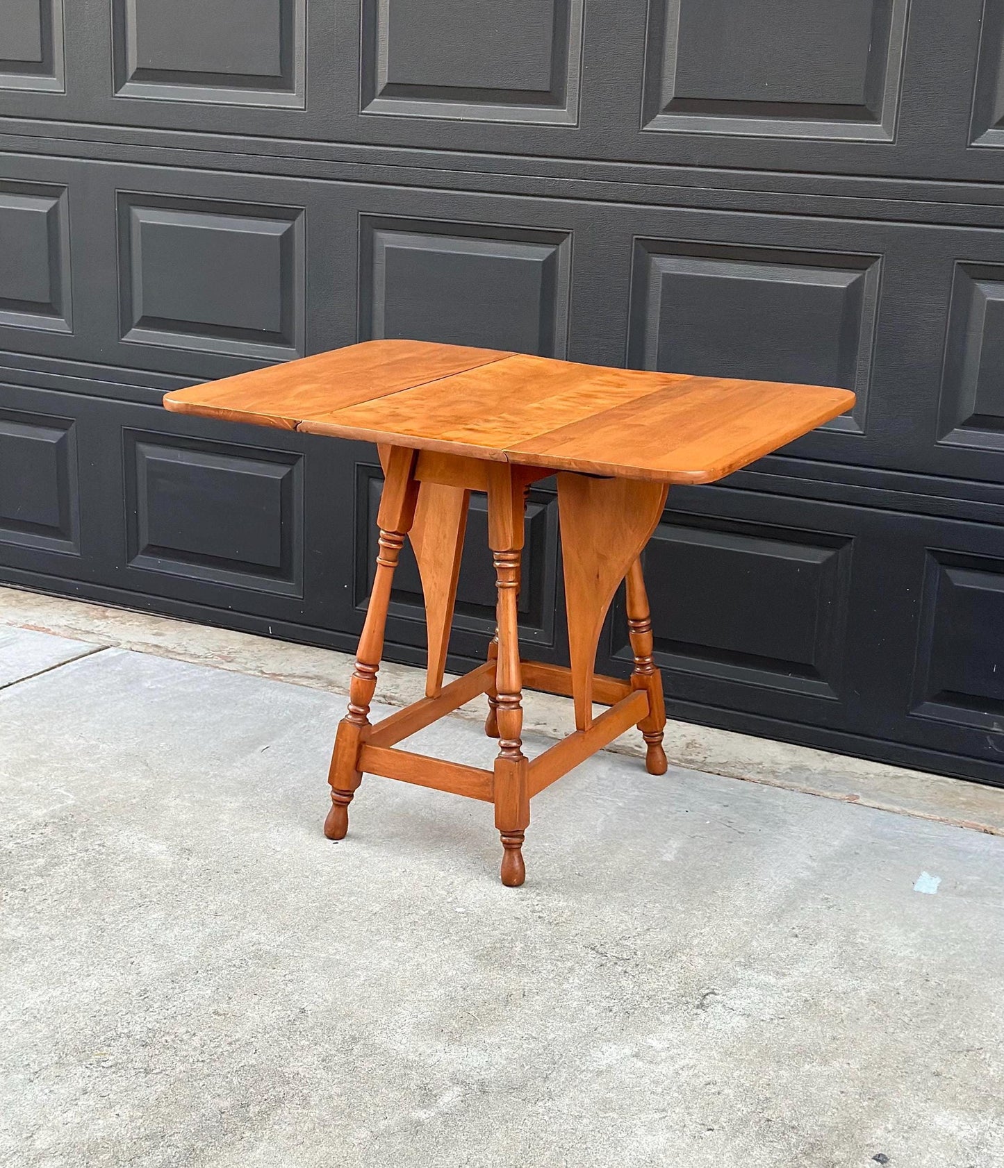 Vintage Mid 1900's Solid Wood Extending Gateleg Maple Dining Table