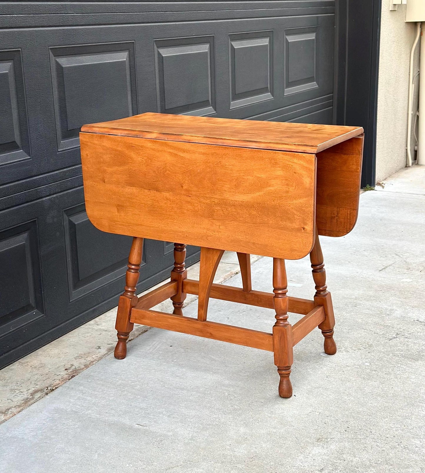 Vintage Mid 1900's Solid Wood Extending Gateleg Maple Dining Table