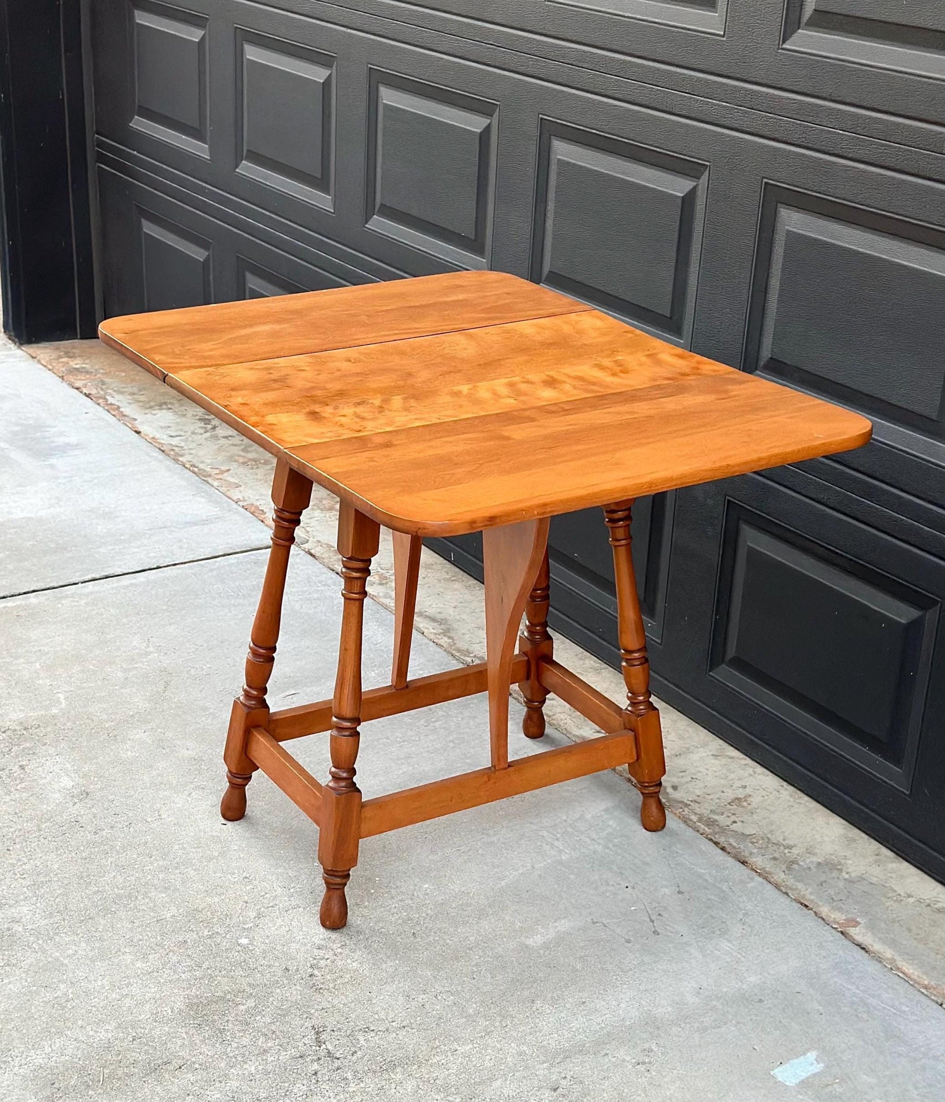 Vintage Mid 1900's Solid Wood Extending Gateleg Maple Dining Table