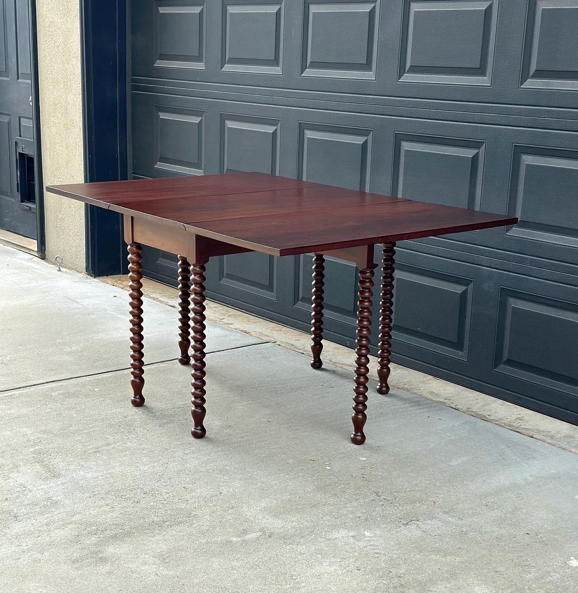 Vintage Late 19th Century Spindle Leg Victorian Mahogany Wood Gateleg Practical Dining Table