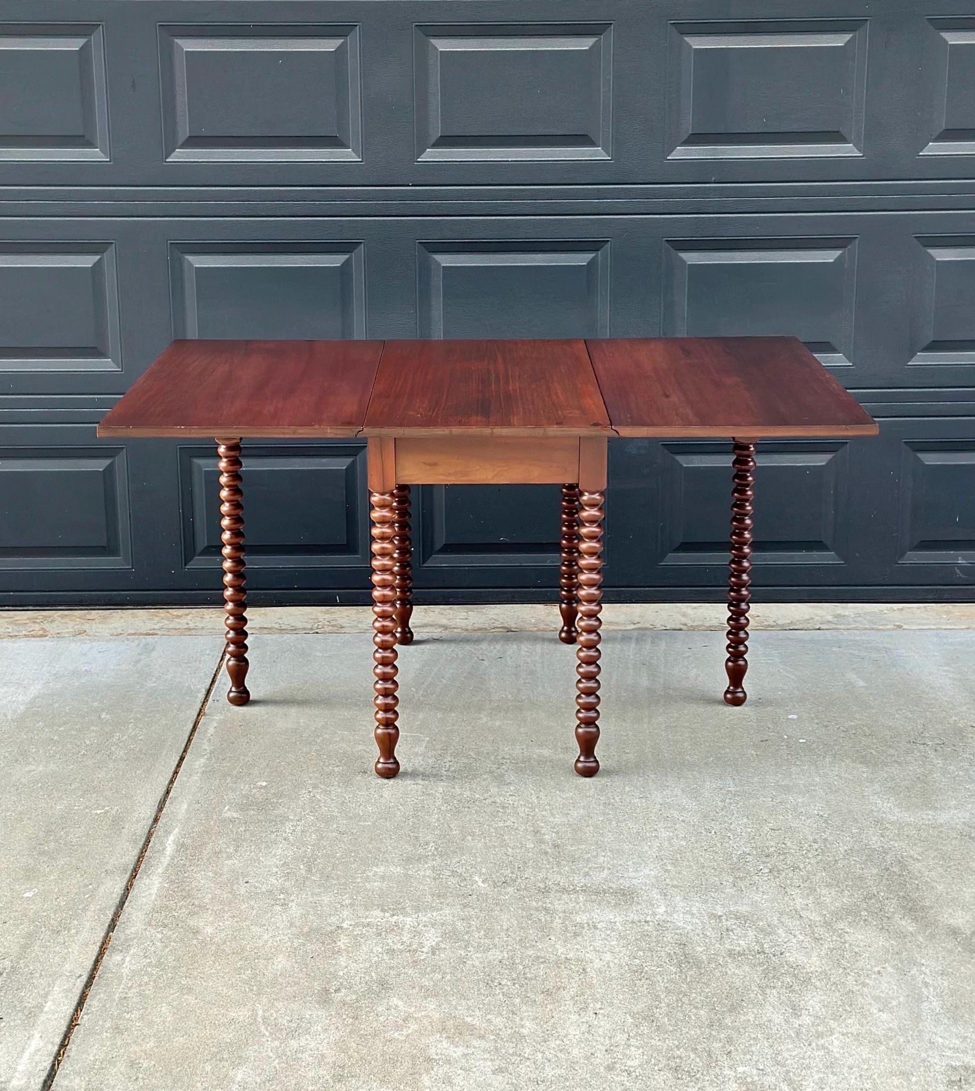 Vintage Late 19th Century Spindle Leg Victorian Mahogany Wood Gateleg Practical Dining Table
