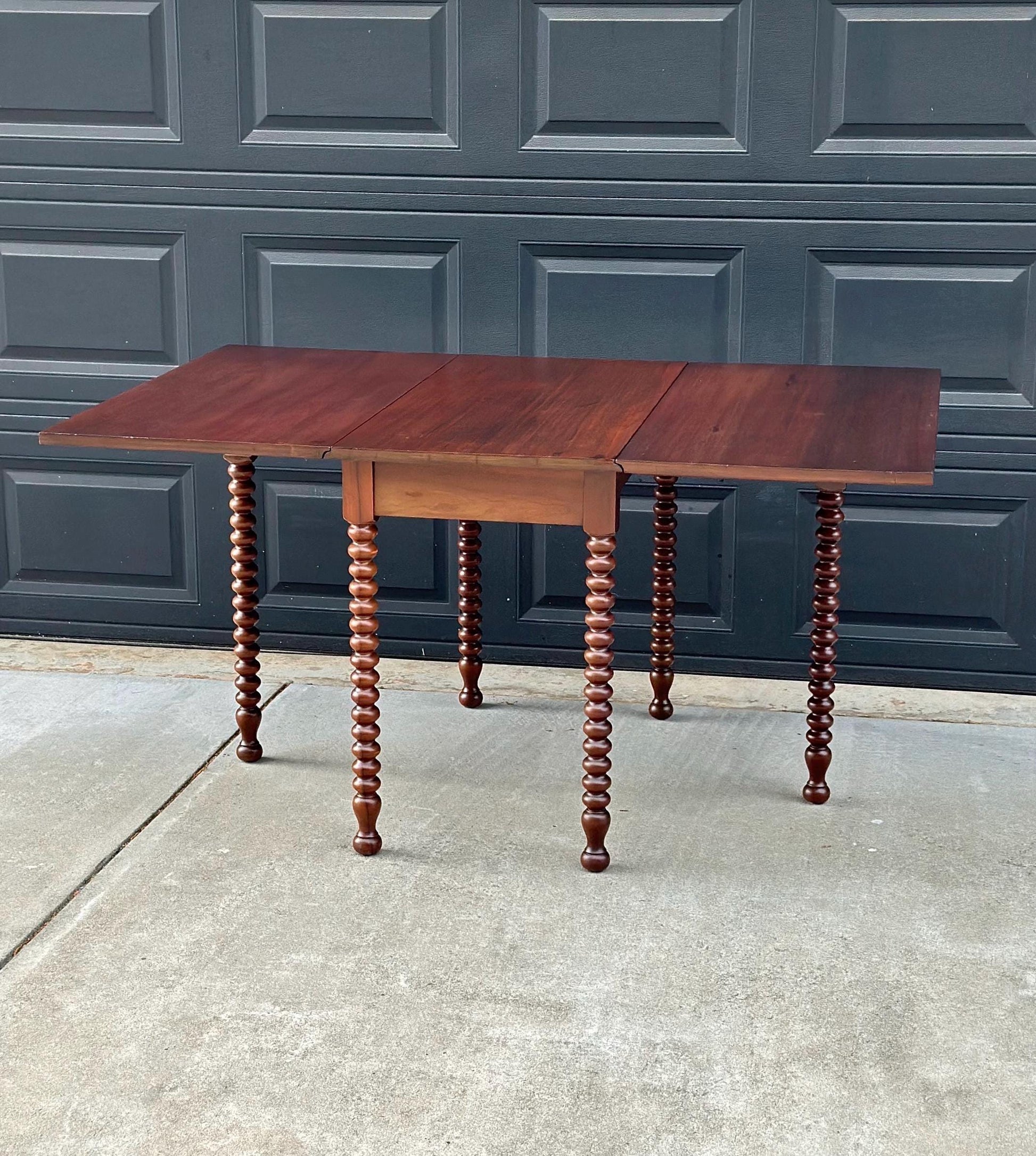 Vintage Late 19th Century Spindle Leg Victorian Mahogany Wood Gateleg Practical Dining Table
