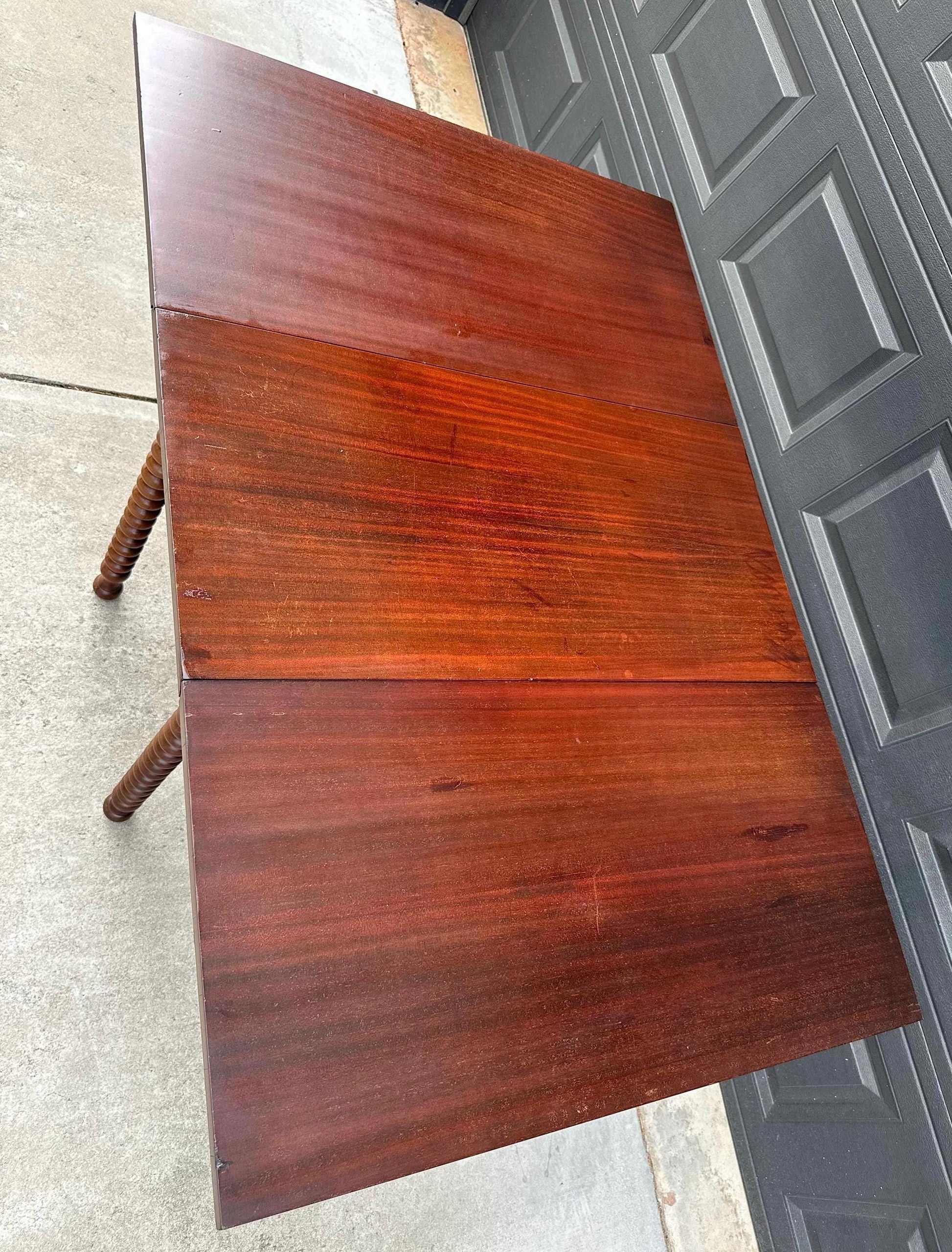 Vintage Late 19th Century Spindle Leg Victorian Mahogany Wood Gateleg Practical Dining Table