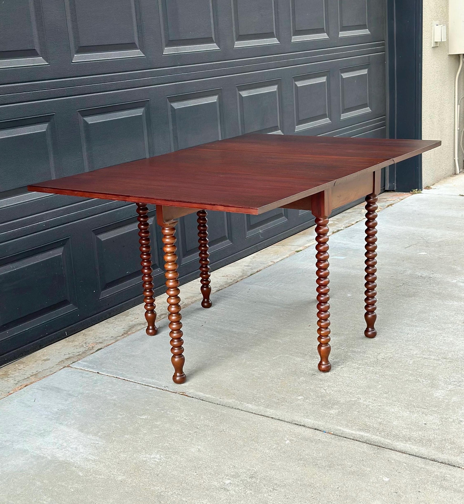 Vintage Late 19th Century Spindle Leg Victorian Mahogany Wood Gateleg Practical Dining Table