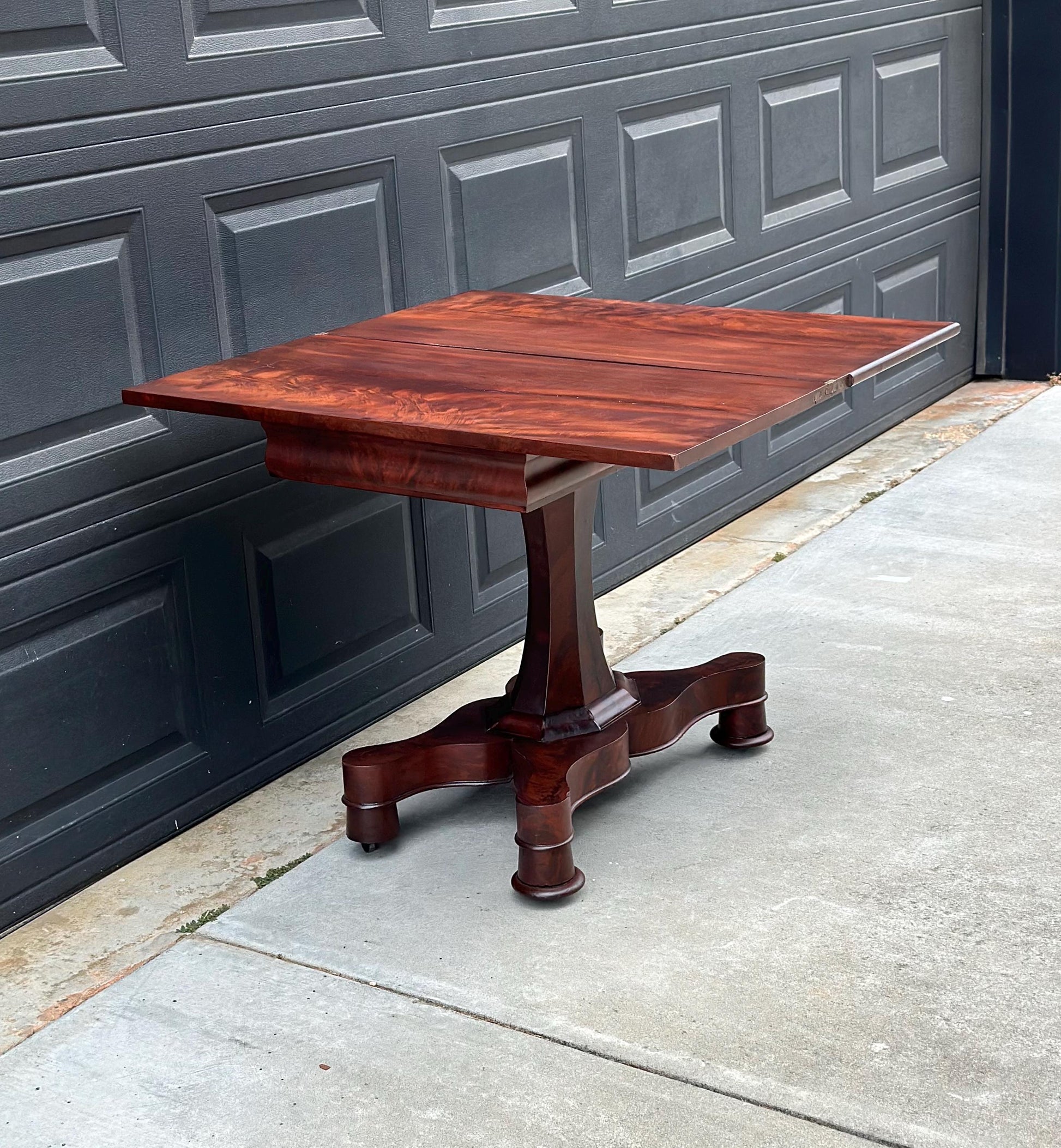 Antique Early 19th C Crotch Mahogany Wood Victorian Expanding Console Accent Table on Casters
