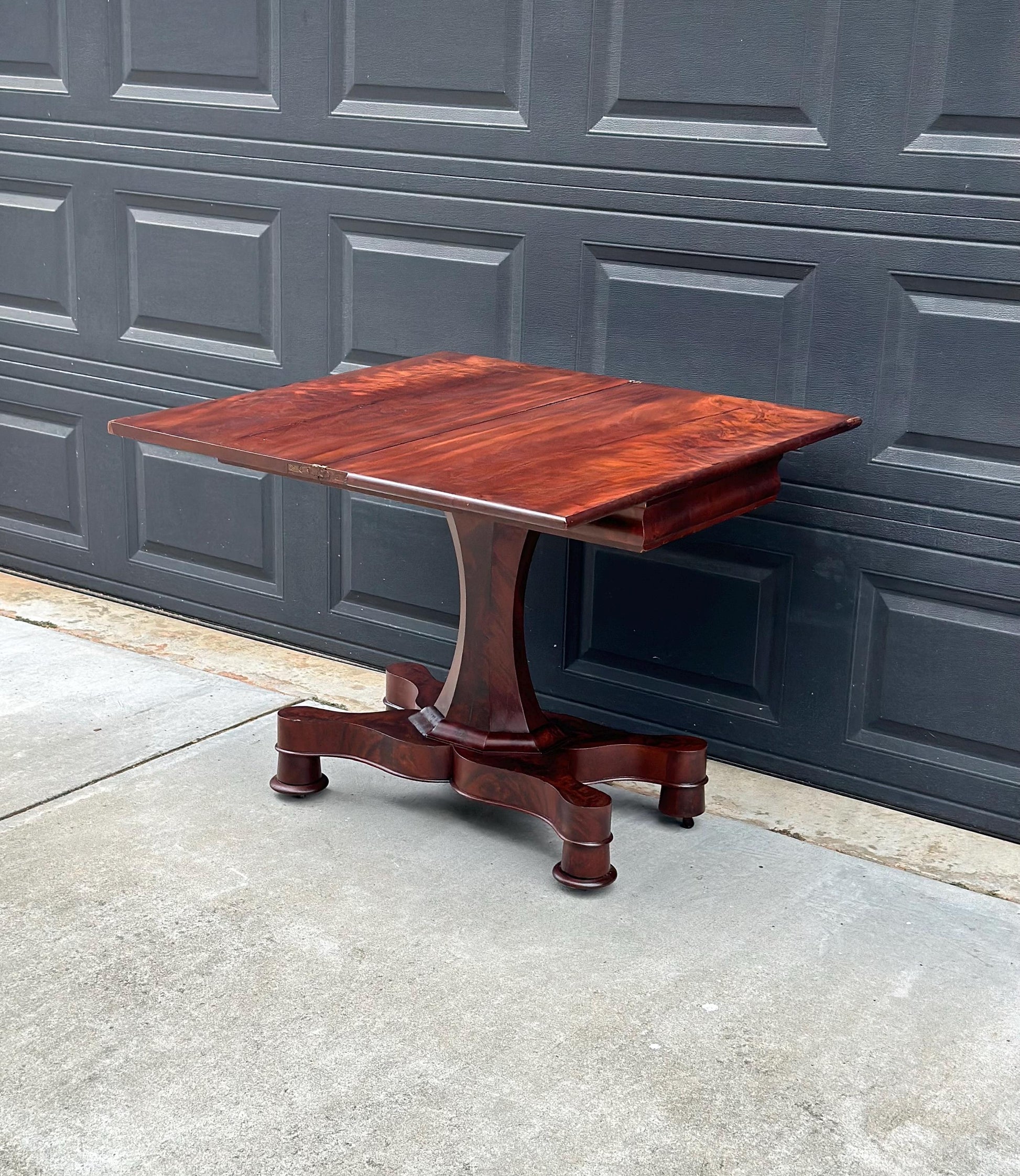 Antique Early 19th C Crotch Mahogany Wood Victorian Expanding Console Accent Table on Casters