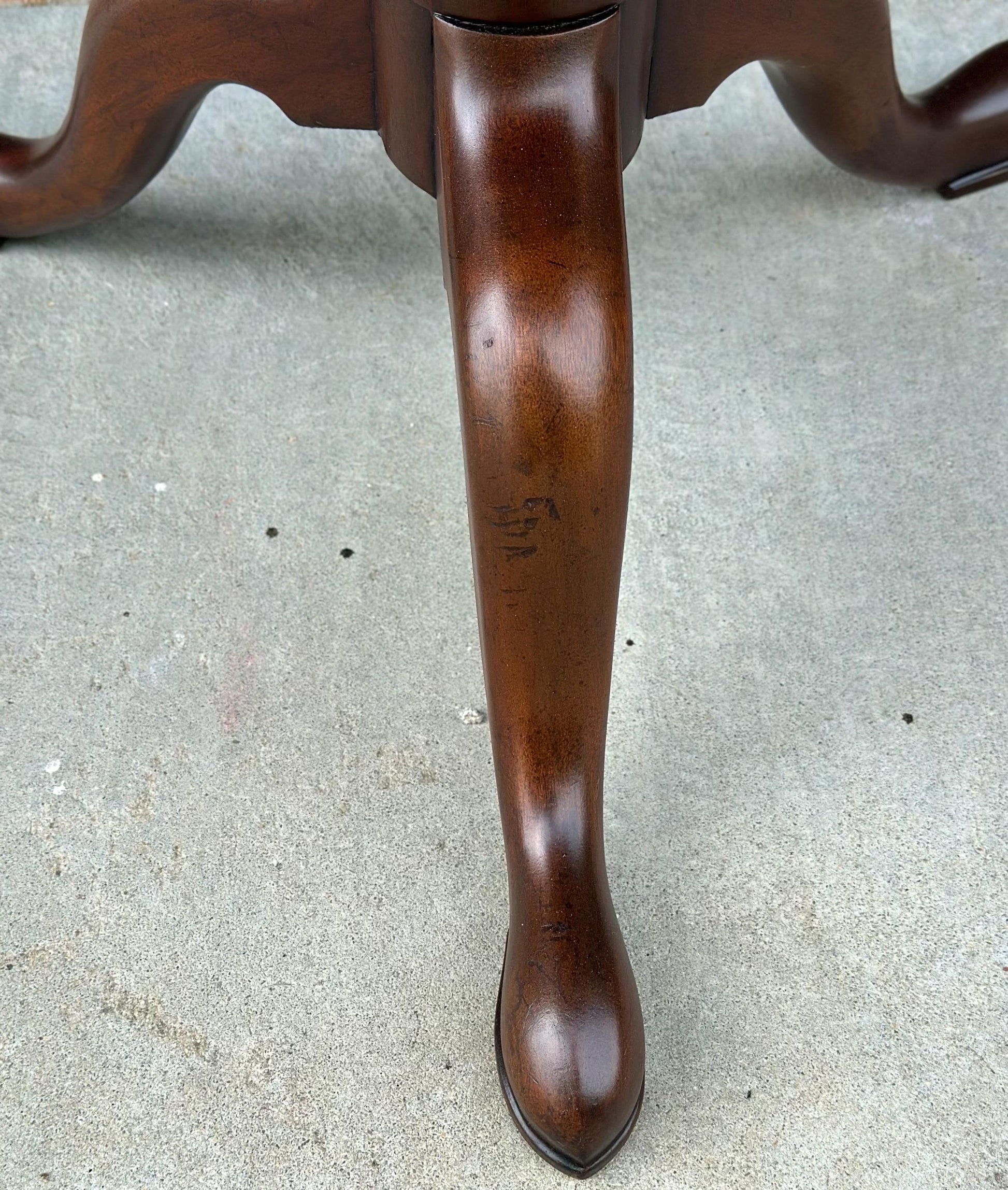 Vintage Mid 1900s Kittinger Williamsburg Mahogany Colonial Lamp Accent Table 25"