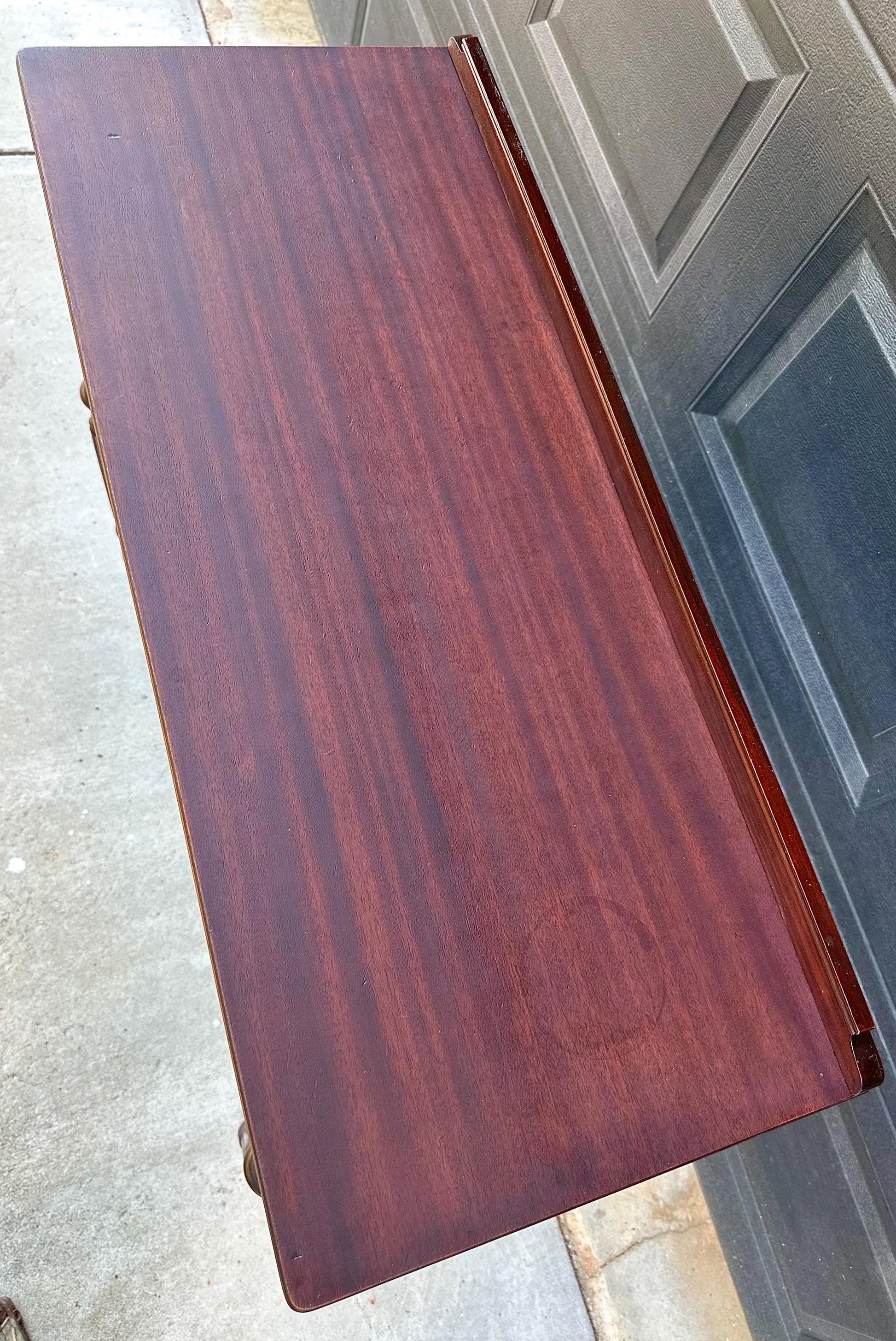 Vintage Mid 20th Century Crotch Mahogany Federal Fluted Leg Hallway Accent Table