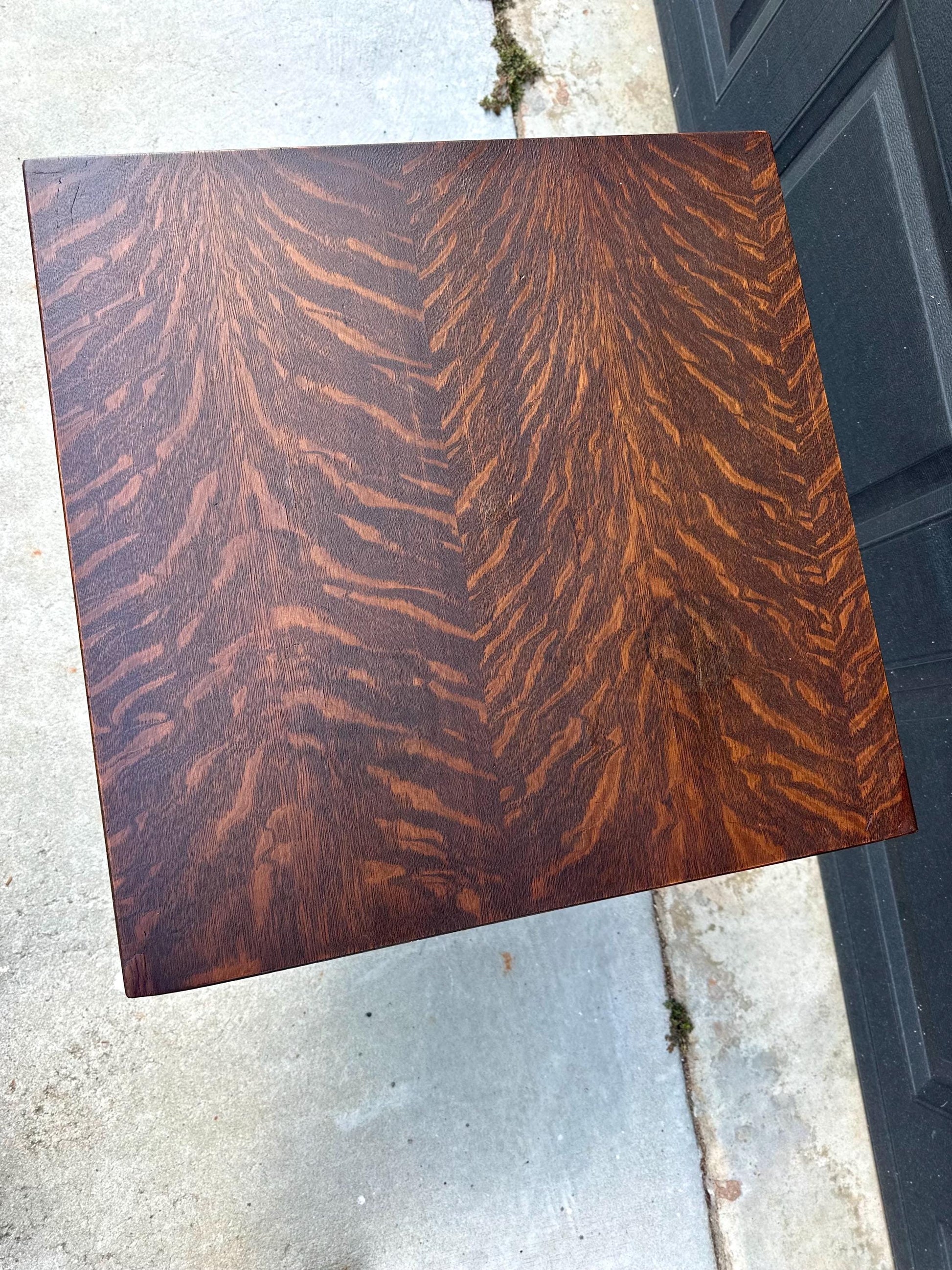 Antique Early 20th Century Quarter Sawn Oak Carved Wood Cocktail Accent Table