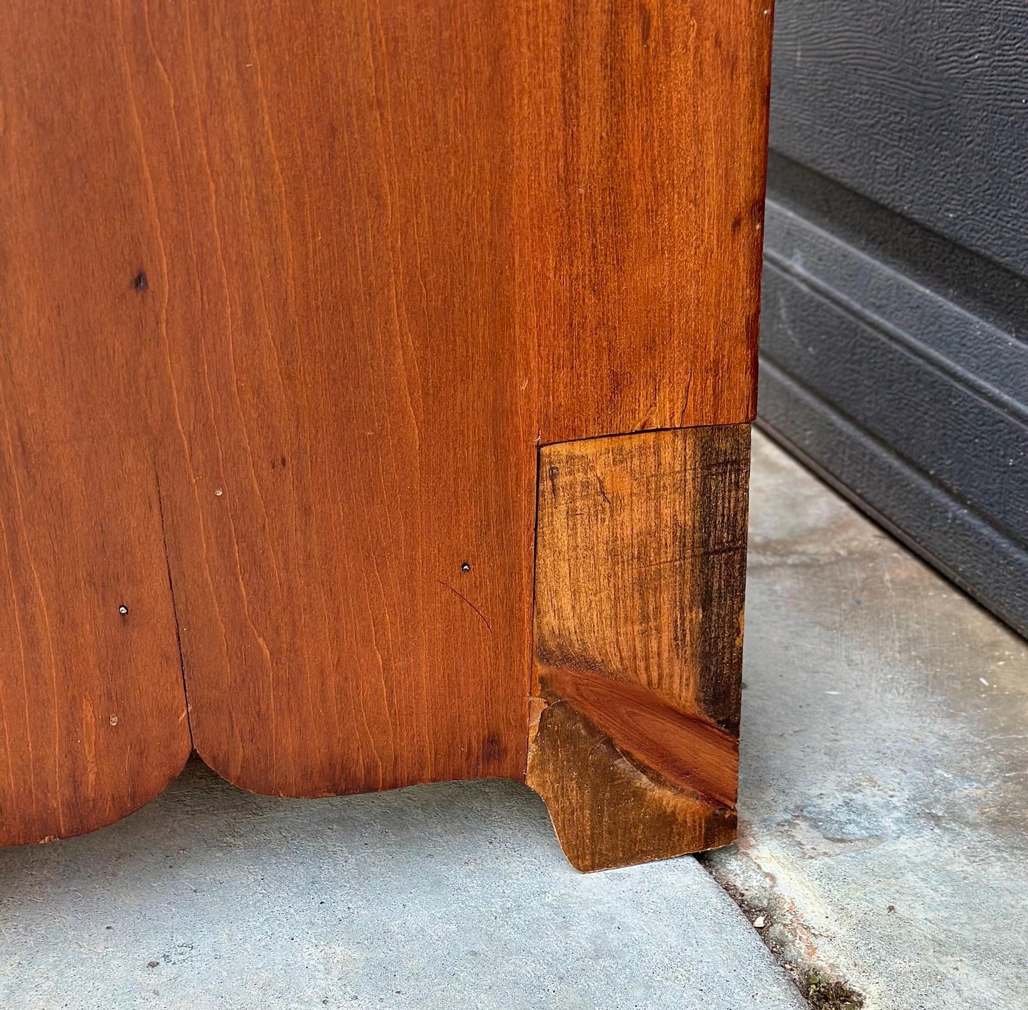 Antique Mid 19th Century Eastlake Bookmatched Mahogany Five Drawer Accent Dresser Chest 40.5" Wide