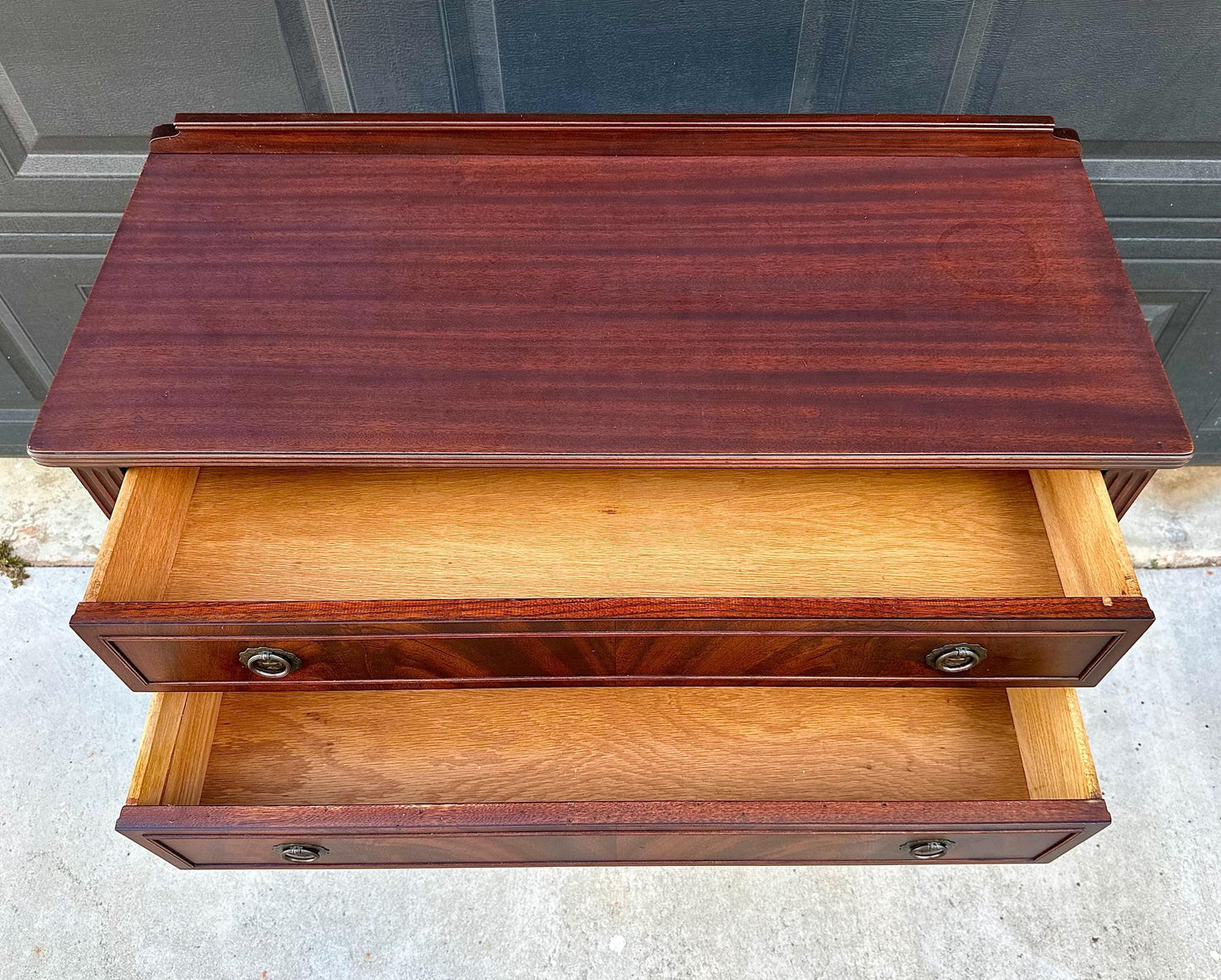 Vintage Mid 20th Century Crotch Mahogany Federal Fluted Leg Hallway Accent Table