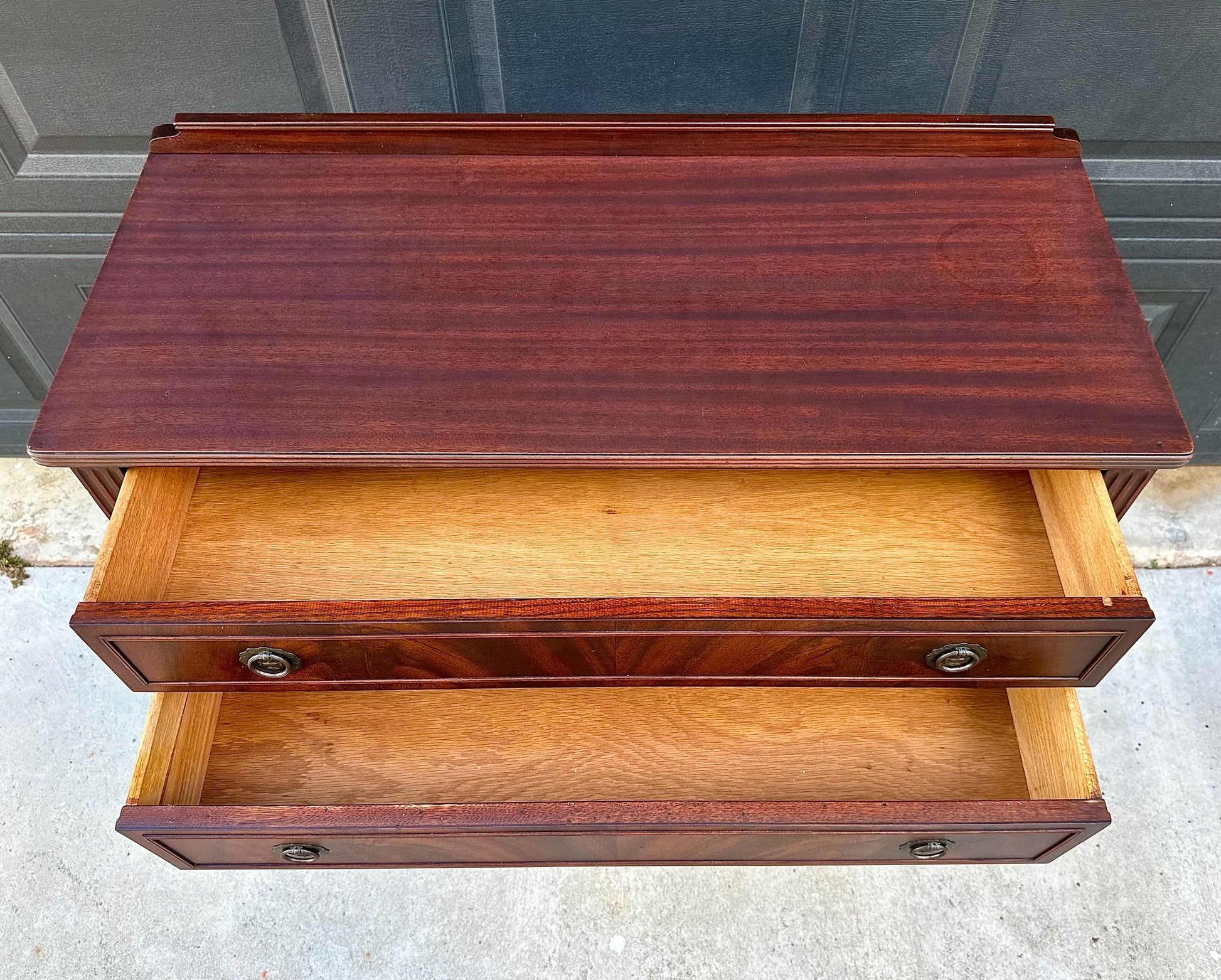 Vintage Mid 20th Century Crotch Mahogany Federal Fluted Leg Hallway Accent Table