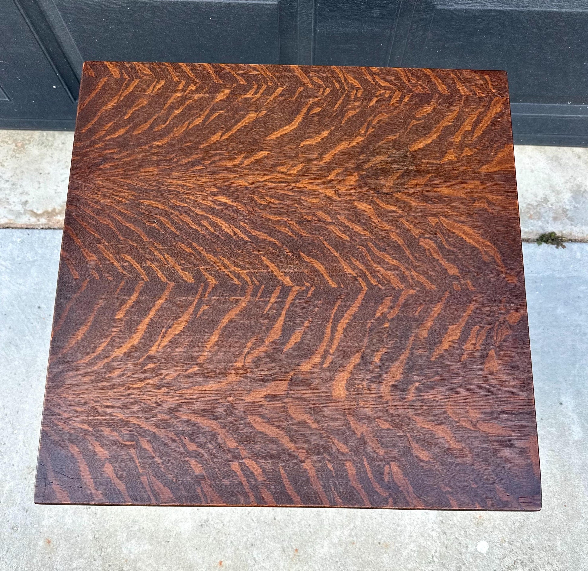 Antique Early 20th Century Quarter Sawn Oak Carved Wood Cocktail Accent Table