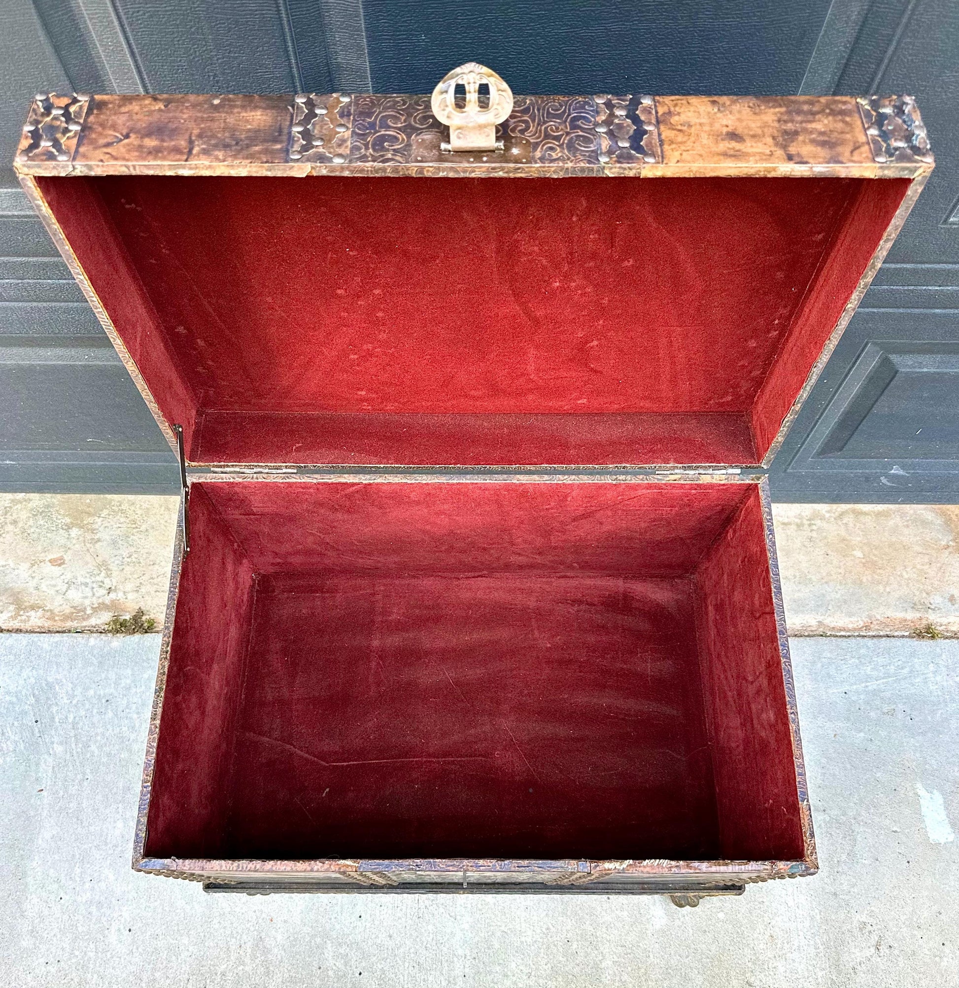 Vintage Mid 20th Century Velvet Lined Brass Studded Asian Trunk Storage Accent Table 26" Wide