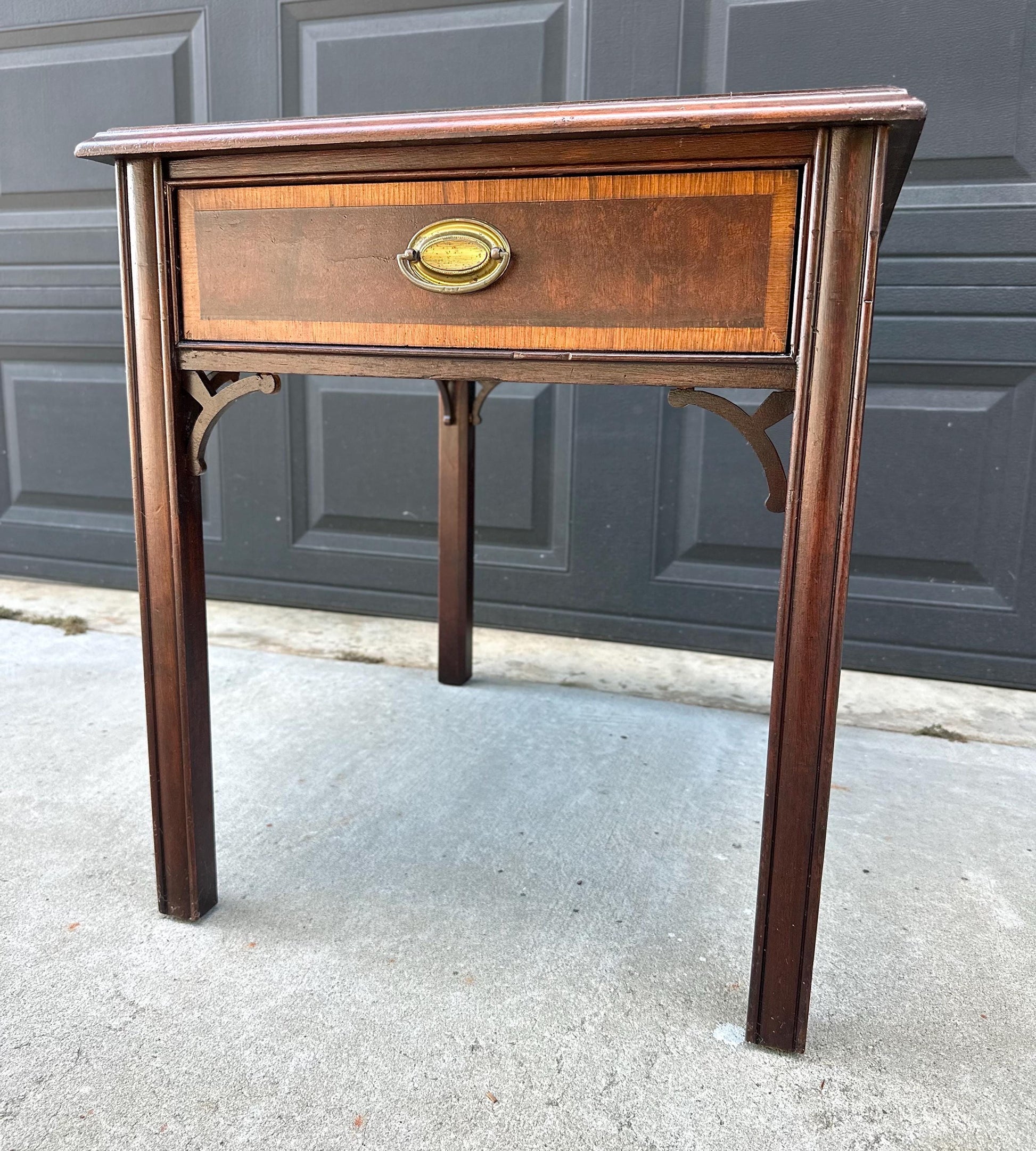 Vintage Mid 20th Century Traditional Banded Mahogany Single Drawer Lamp End Table 21.25" Wide