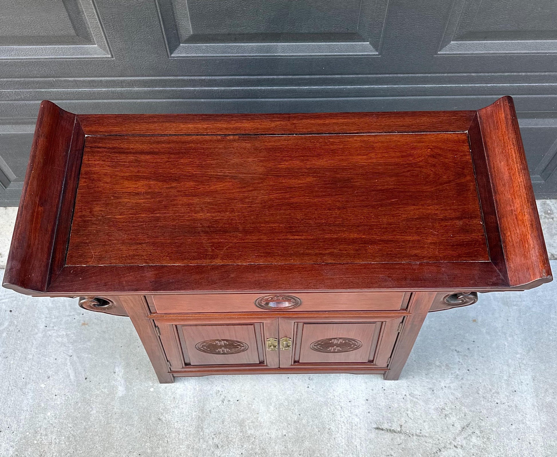 Vintage Mid 20th Century Traditional Chinese Ming Solid Rosewood Narrow Console Cabinet 36" Wide