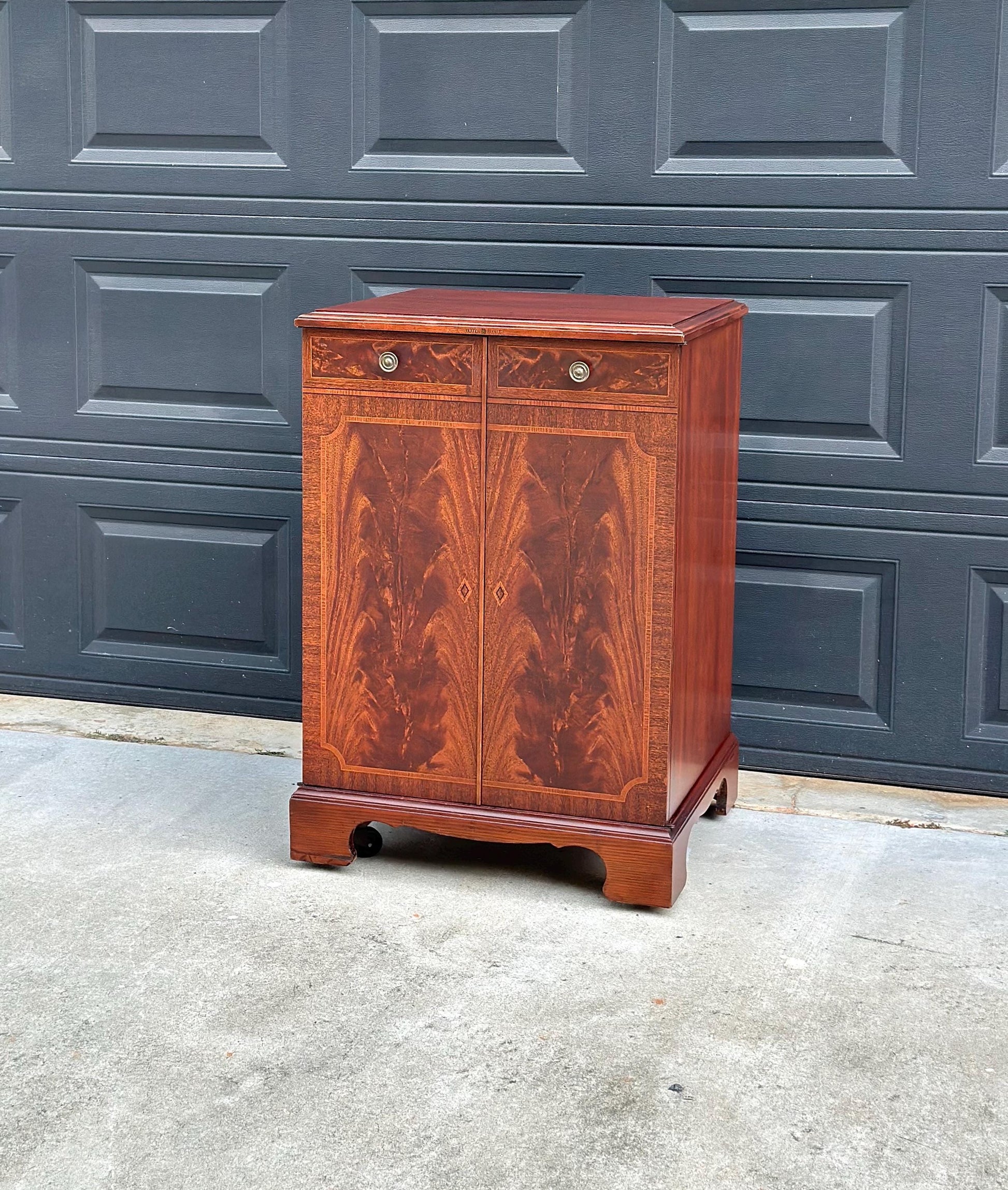 Antique Early 20th Century Crotch Mahogany General Electric Radio Traditional Cabinet on Casters 22" Wide