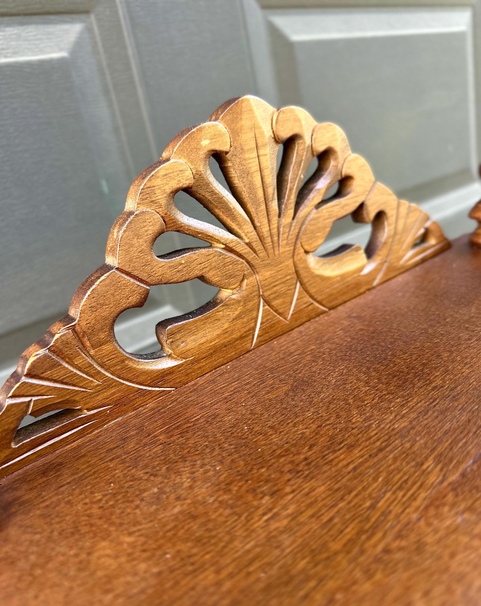Antique Late 19th Century Five Tier Carved Serpentine Front Victorian Walnut Shelf
