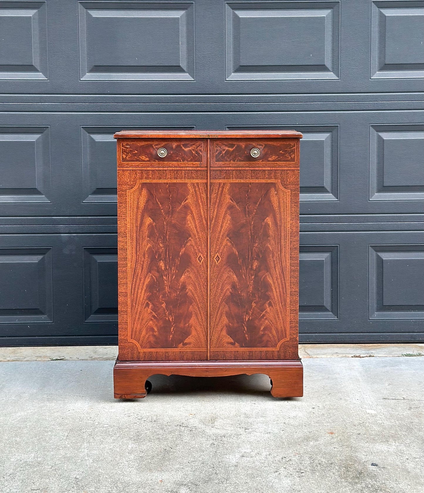 Antique Early 20th Century Crotch Mahogany General Electric Radio Traditional Cabinet on Casters 22" Wide