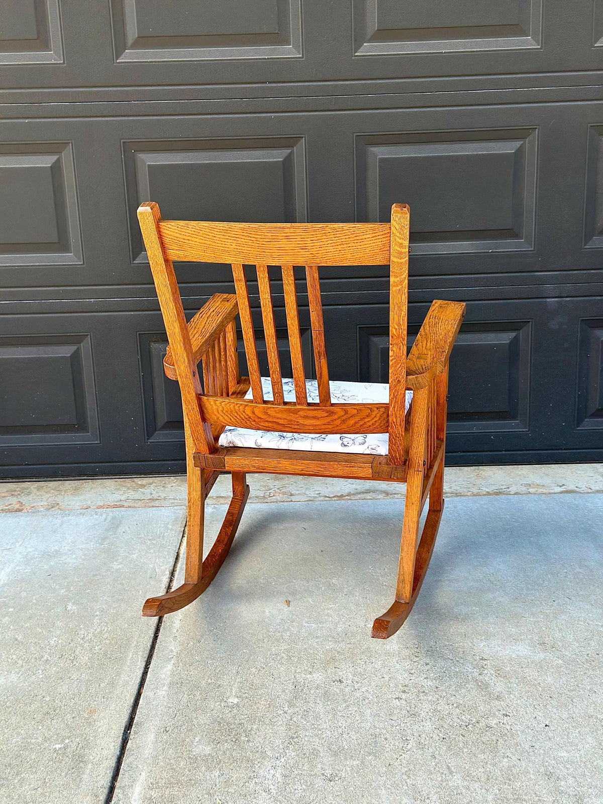 Antique Early 20th C Oak Slat Back Arts & Crafts Upholstered Rocking Chair 24.5" Wide