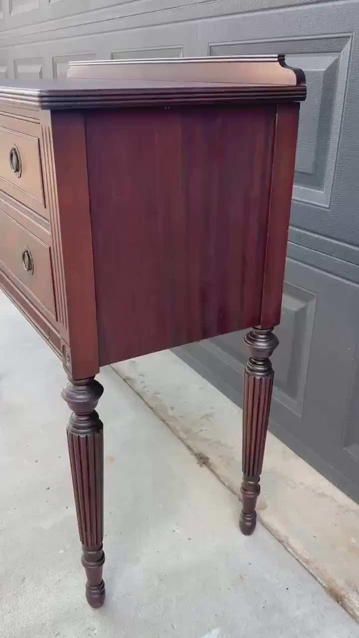 Vintage Mid 20th Century Crotch Mahogany Federal Fluted Leg Hallway Accent Table
