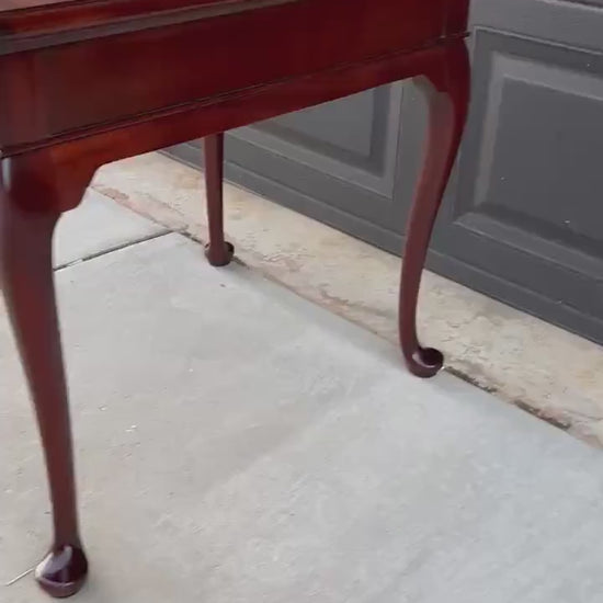 Vintage Hickory Chair Co. Mahogany Queen Anne End Table
