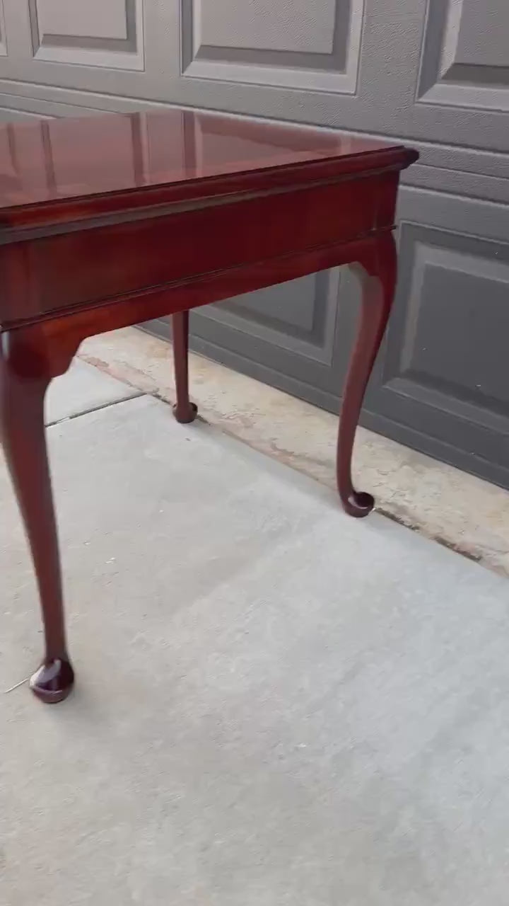 Vintage Hickory Chair Co. Mahogany Queen Anne End Table